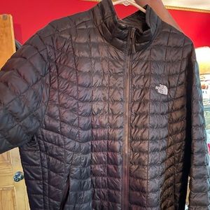North Face windbreaker / jacket for Men!